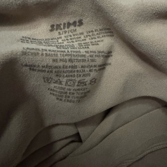 SKIMS Seamless Sculpt Brief Bodysuit - Picture 4 of 5